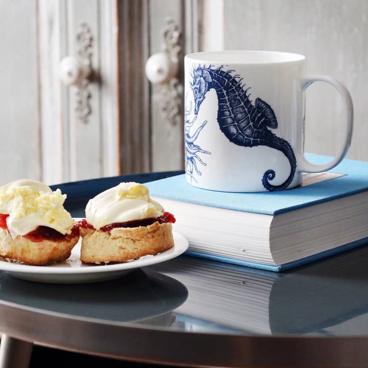 Tasse à bière Bone China - Hippocampe pour la vente par Cream Cornwall