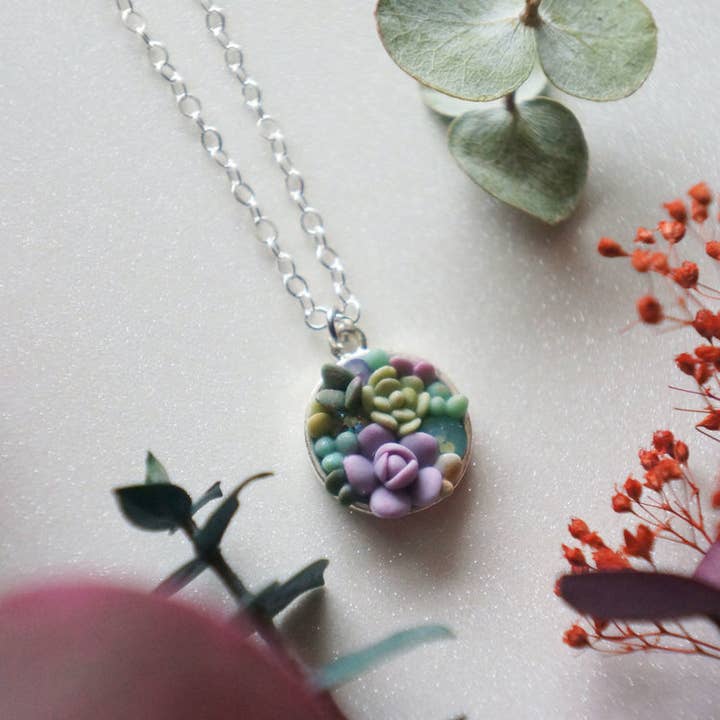 Collana Petite Disc per la vendita all'ingrosso da parte di Colourful Blossom