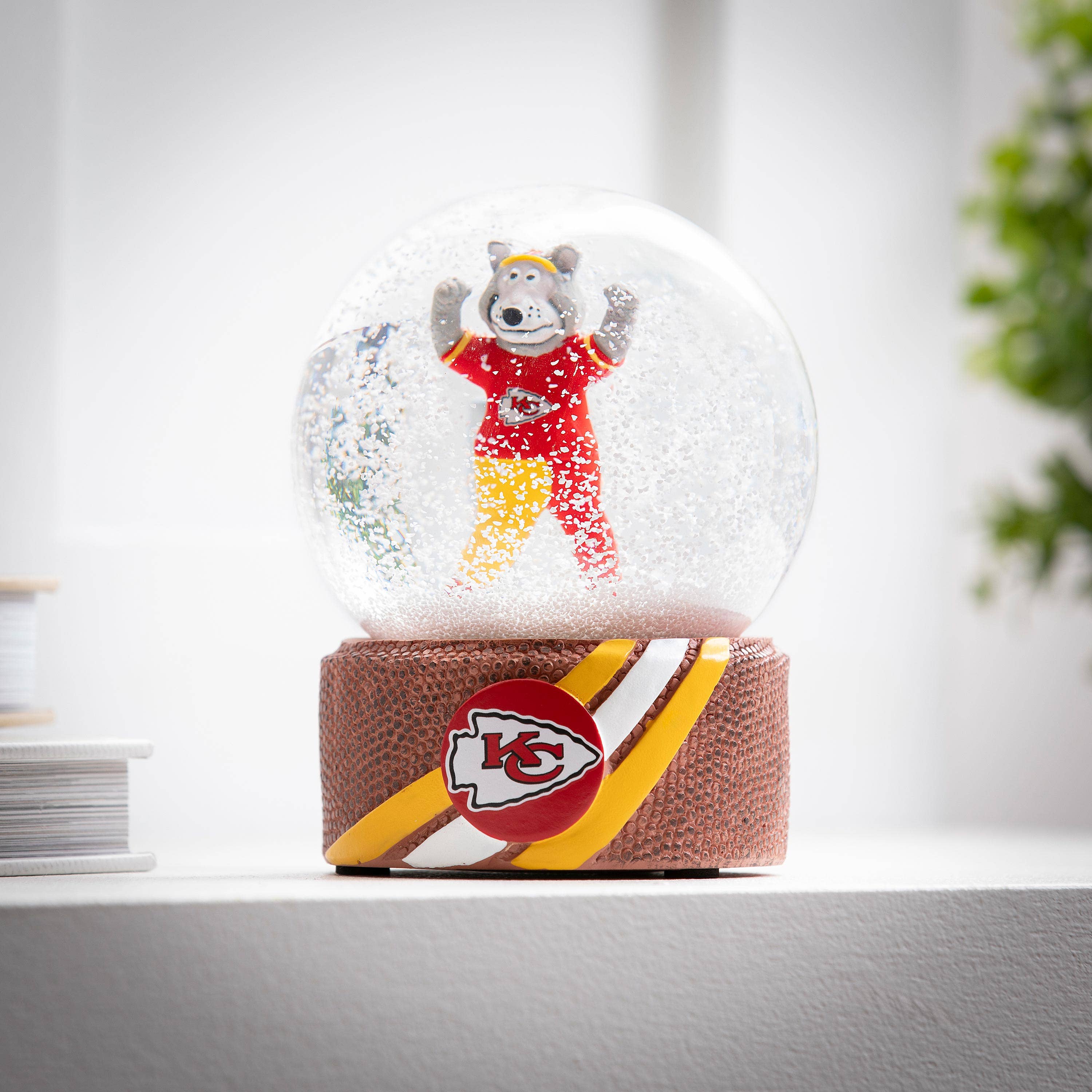 Evergreen Enterprises - Wholesale Snow Globe - Water Globe, Kansas City Chiefs1