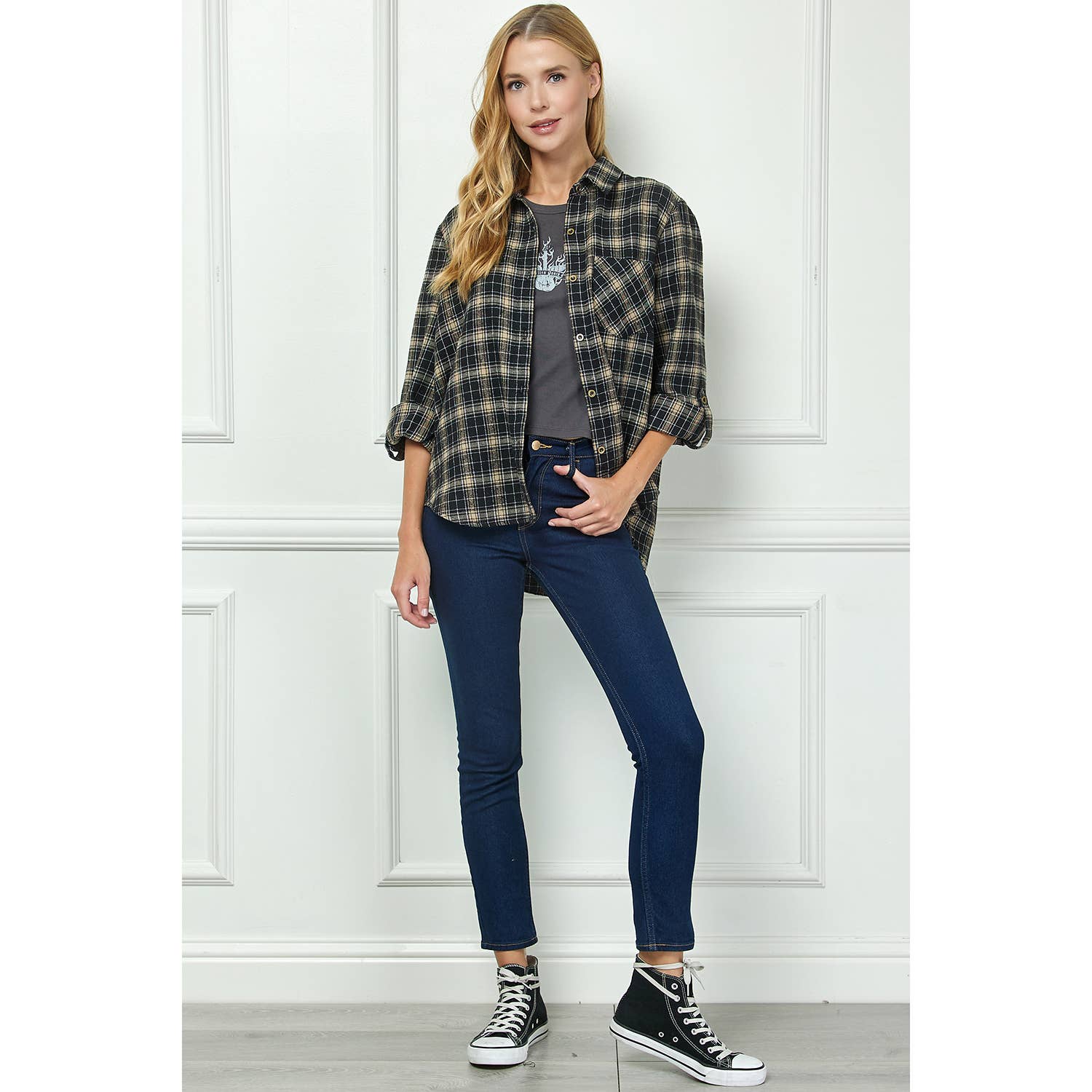 TAUPE/BLK KARIERTE FLANELLHEMDEN MIT ROLLÄRMELN UND KRAGEN für den Großhandel auf Faire4