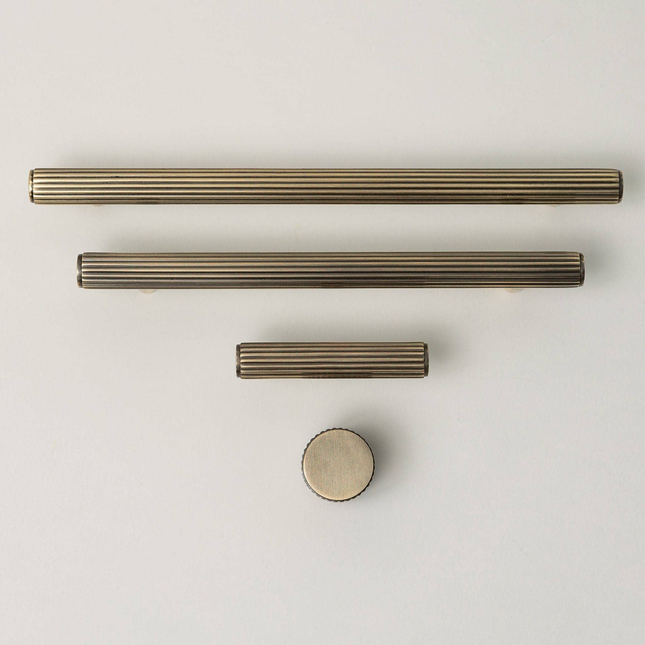 Brass bee – wholesale Knob/pull – Solid Brass Straight Knurled Kitchen Pull Handles & Knobs - Antique Brass Finish11