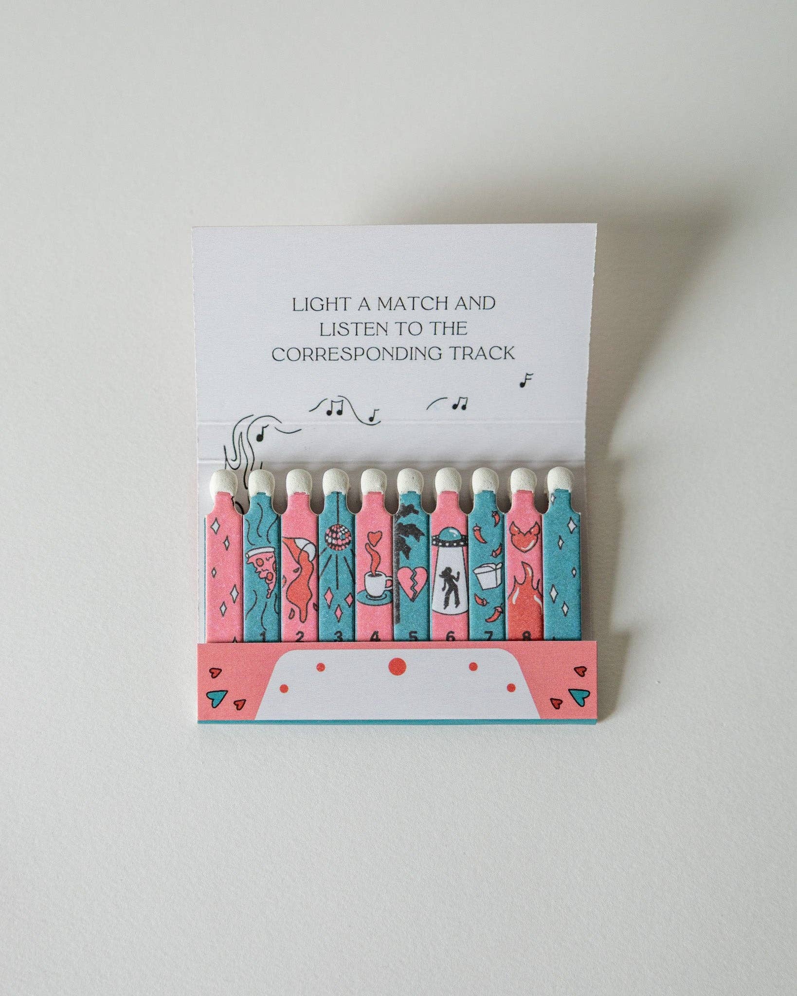 Lindy Stark Designs - Vendita all'ingrosso Fiammifero - Accendino tascabile Midwest Princess con canzoni abbinate2