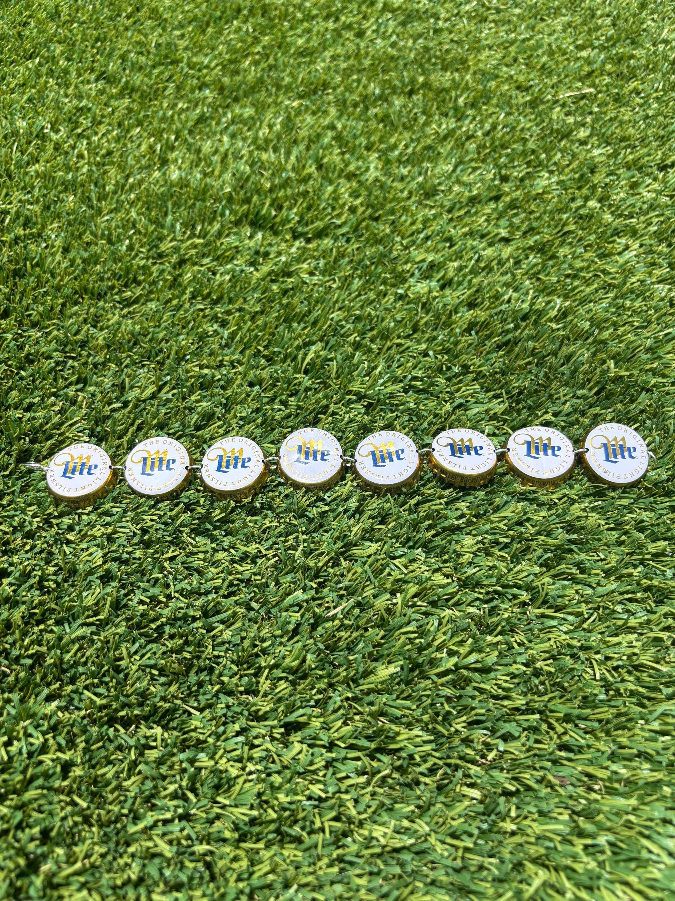 Eric Hill Designs, LLC – Großhandel Hutzubehör – Herren – Trendige Bierflaschen-Top-Hut-Kette2