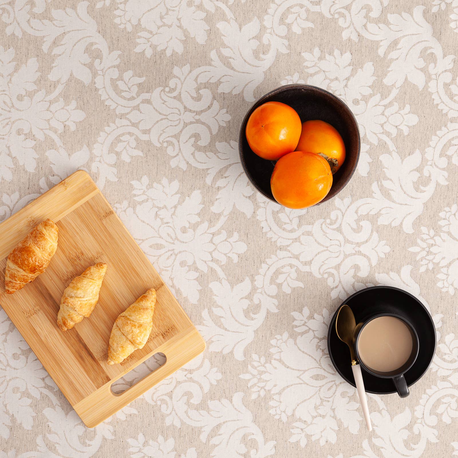 GAMUSI – wholesale Duk – Vattentät jacquardduk i bomull med blommönster från DAMA27