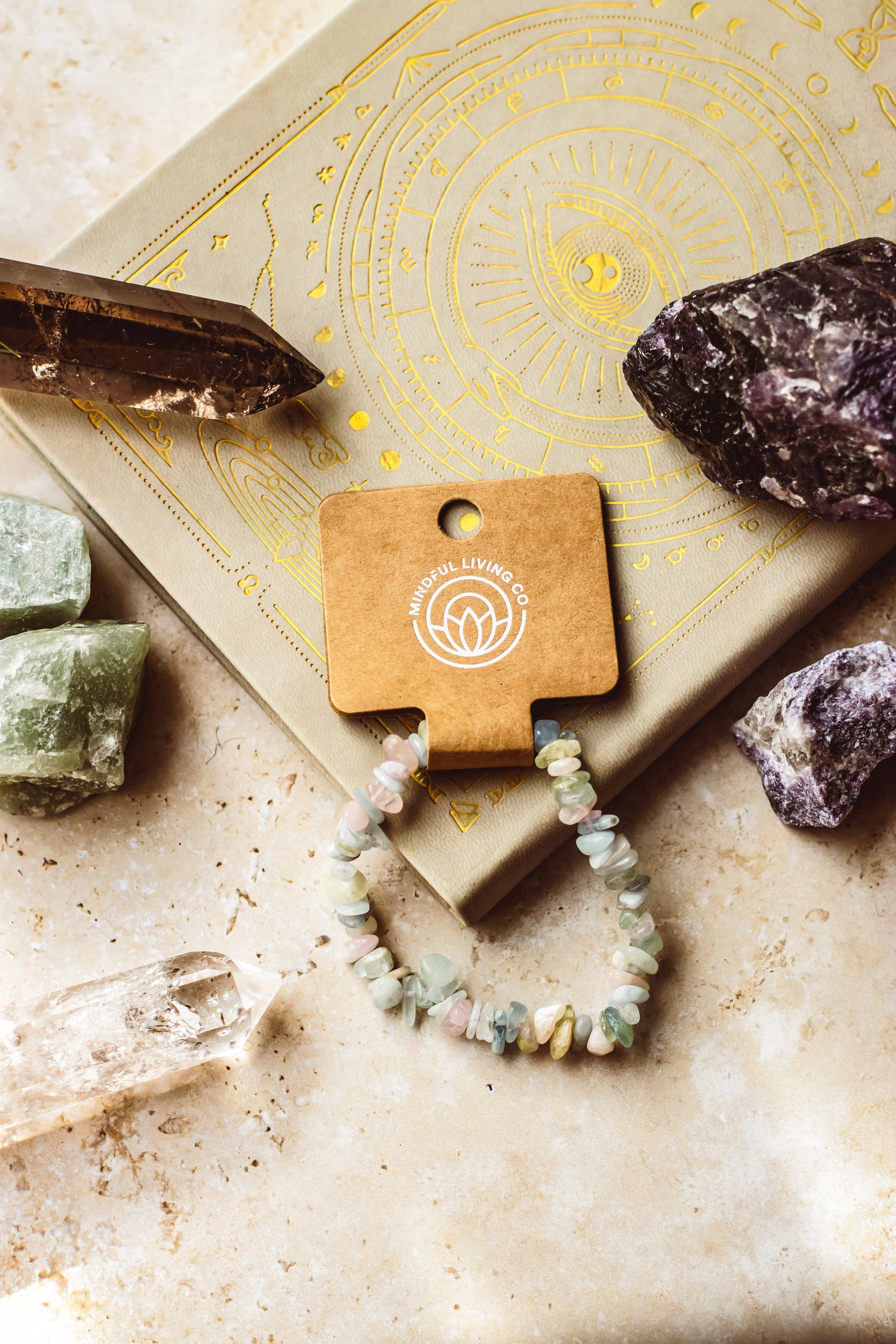 Mindful Living Co. – Großhandel Perlenarmband – Armband aus natürlichen Kristall-Edelstein-Chips | Kristallschmuck10