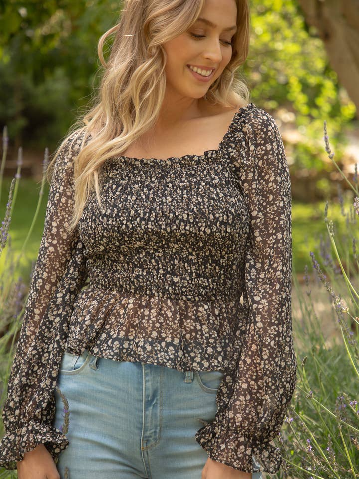 32065 Miranda blommig smockad gröda topp för wholesale av VOY