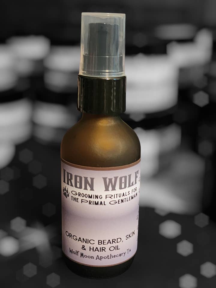 Huile biologique pour barbe, peau et cheveux IRON WOLF pour la vente par Wolf Moon Apothecary Tx