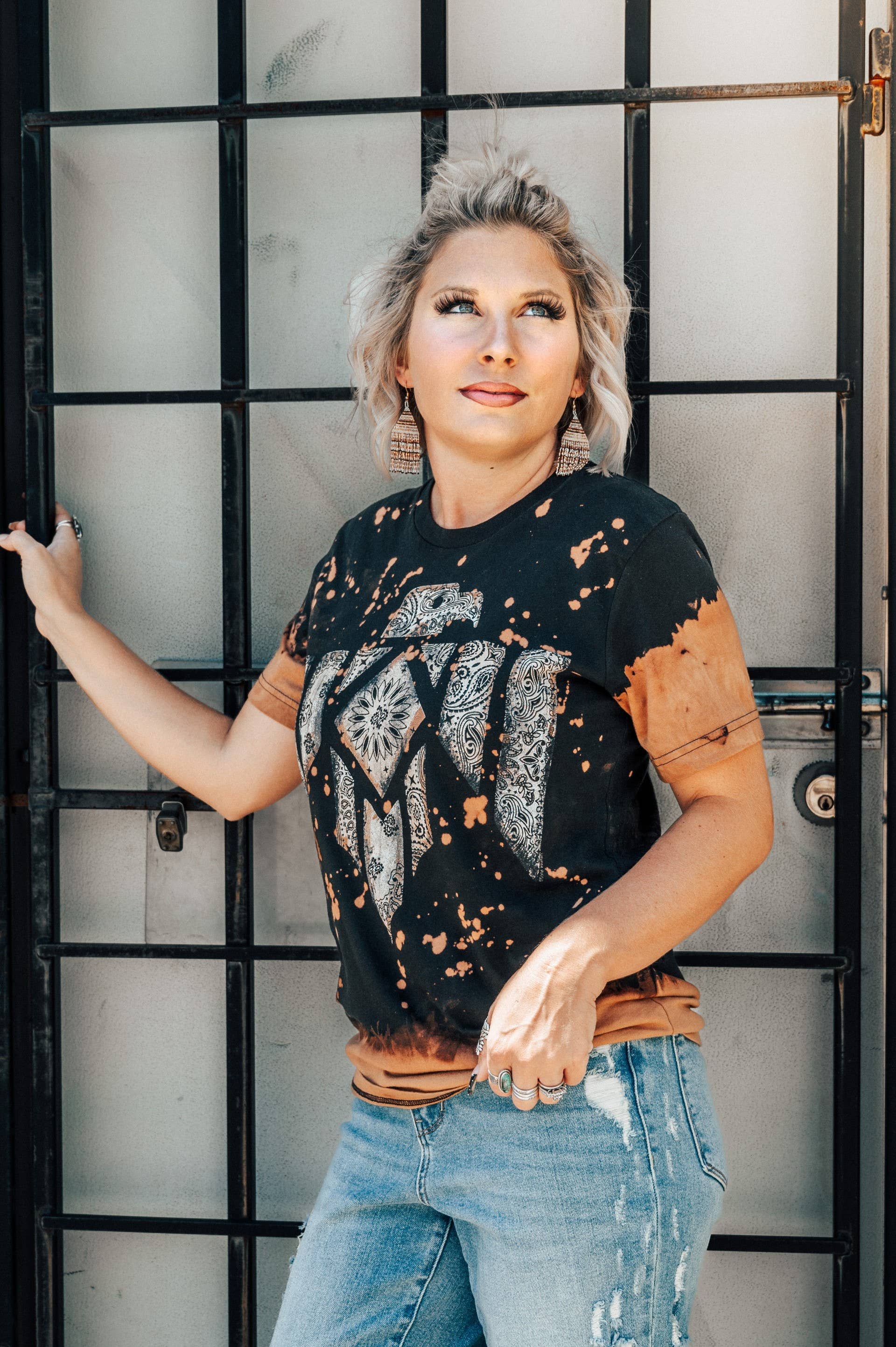 One24 Rags - Wholesale Screen Printed T-Shirt - Women's - Paisley Thunderbird