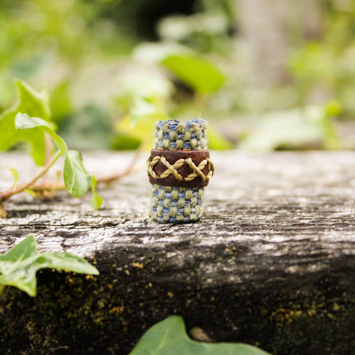 Nomadu - Wholesale Haarelastiekje - Dames - Lederen dreadlock kraal met stof » Handmade1