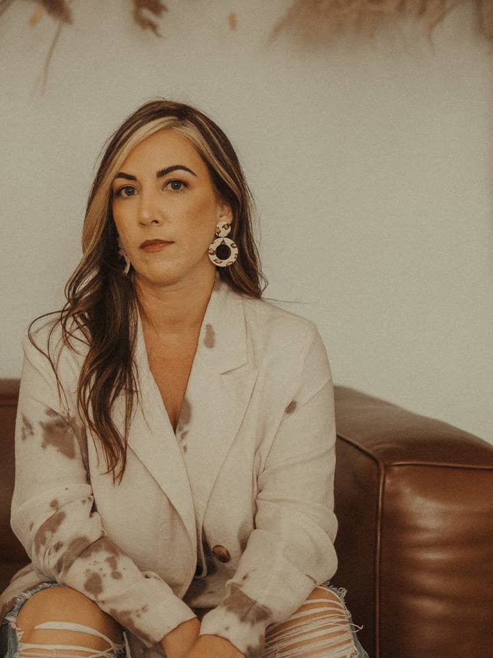 Petits créoles en imprimé Jaguar pour la vente par Corvega Clay Goods