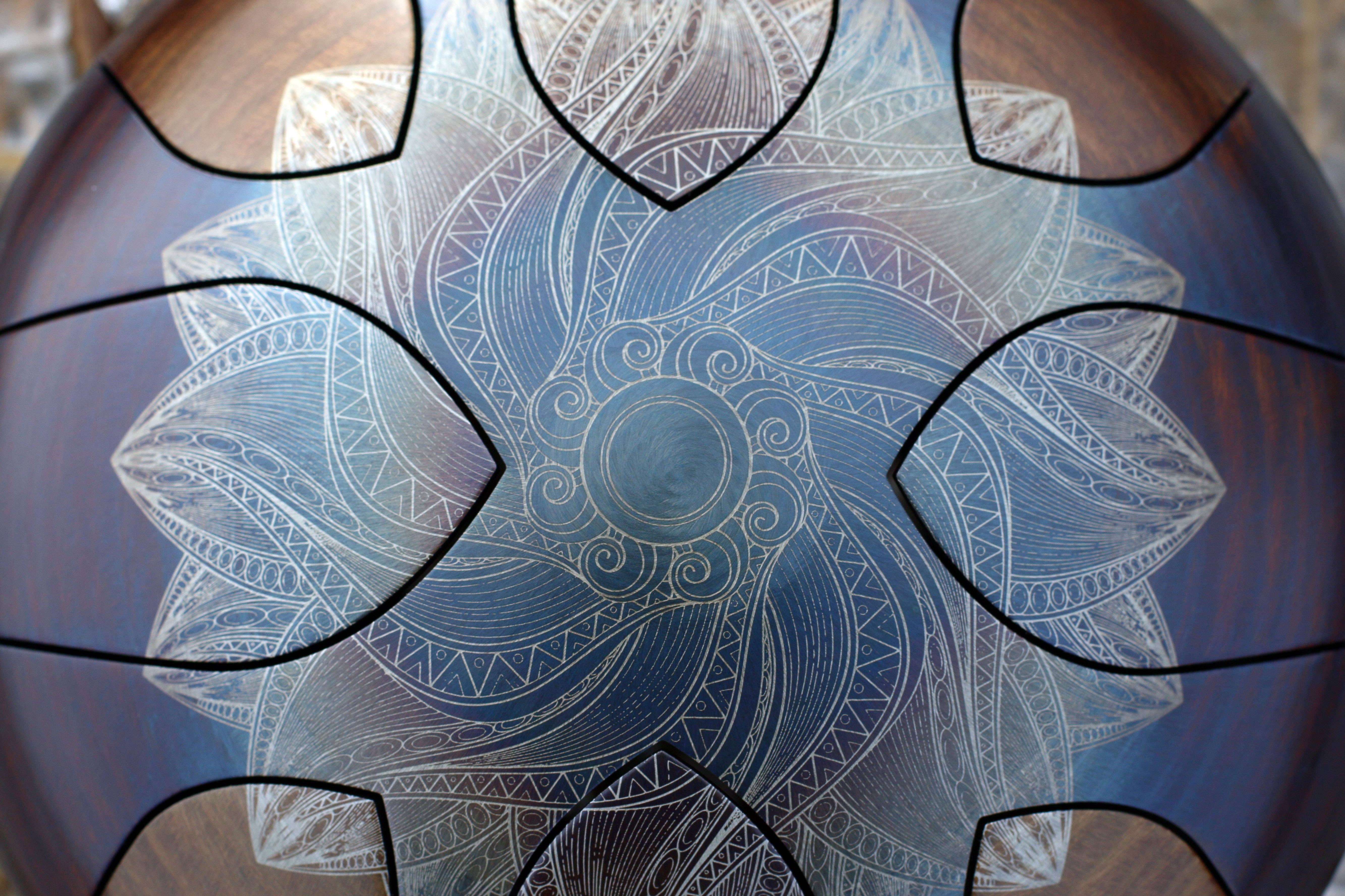 Sound Nest - Vente Instruments de musique - Tambour à main gravé 22 cm avec son profond pentatonique1