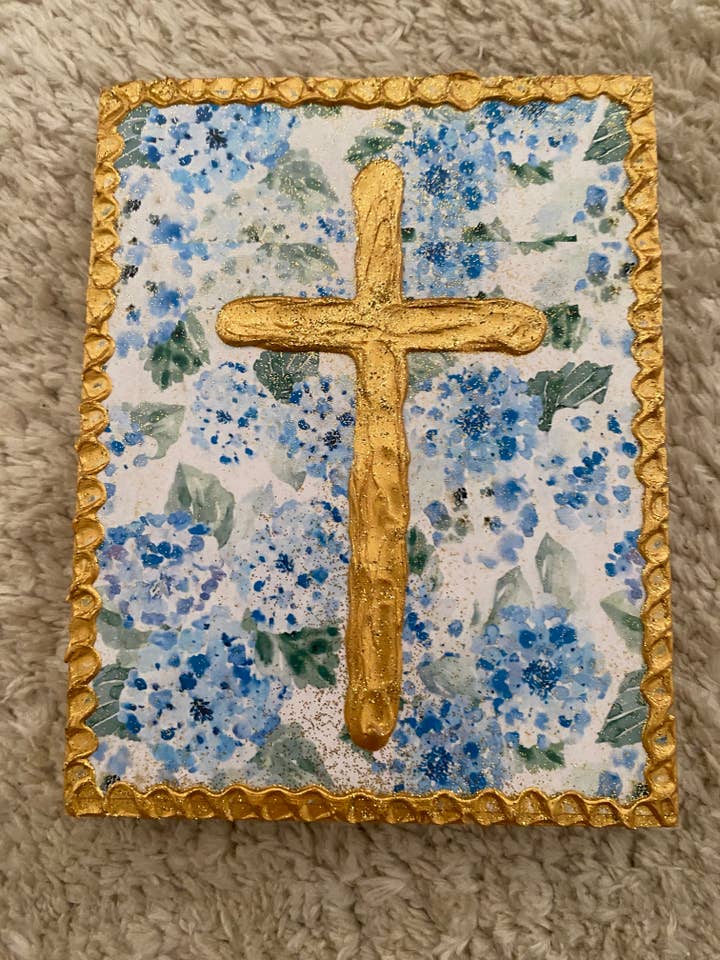 Bloc de bois croix florale pour la vente par Loftin Design Co