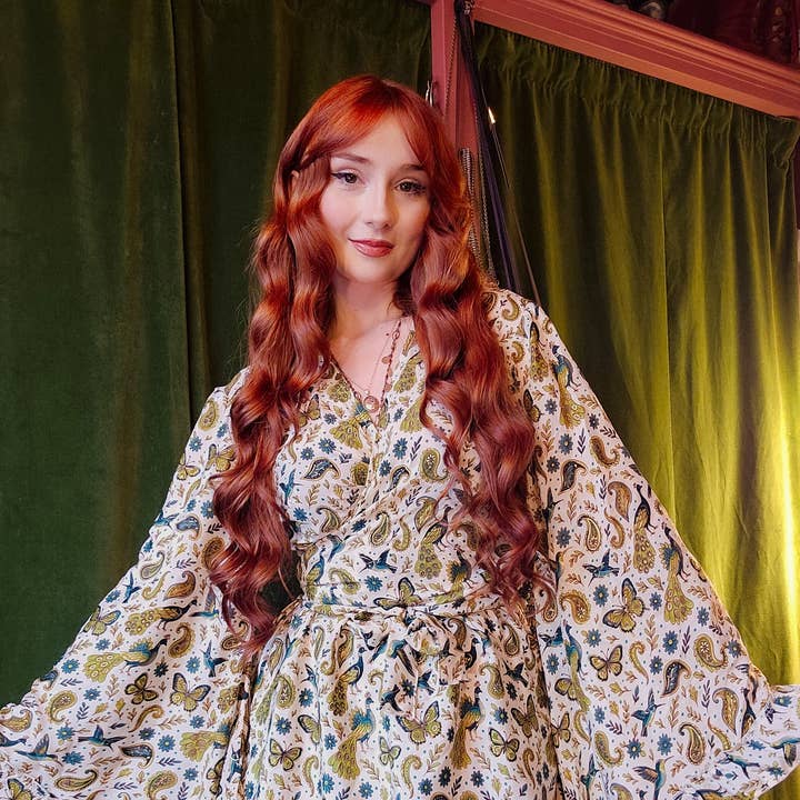 Robe portefeuille Prairie des fées pour la vente par Karma Nepal Crafts