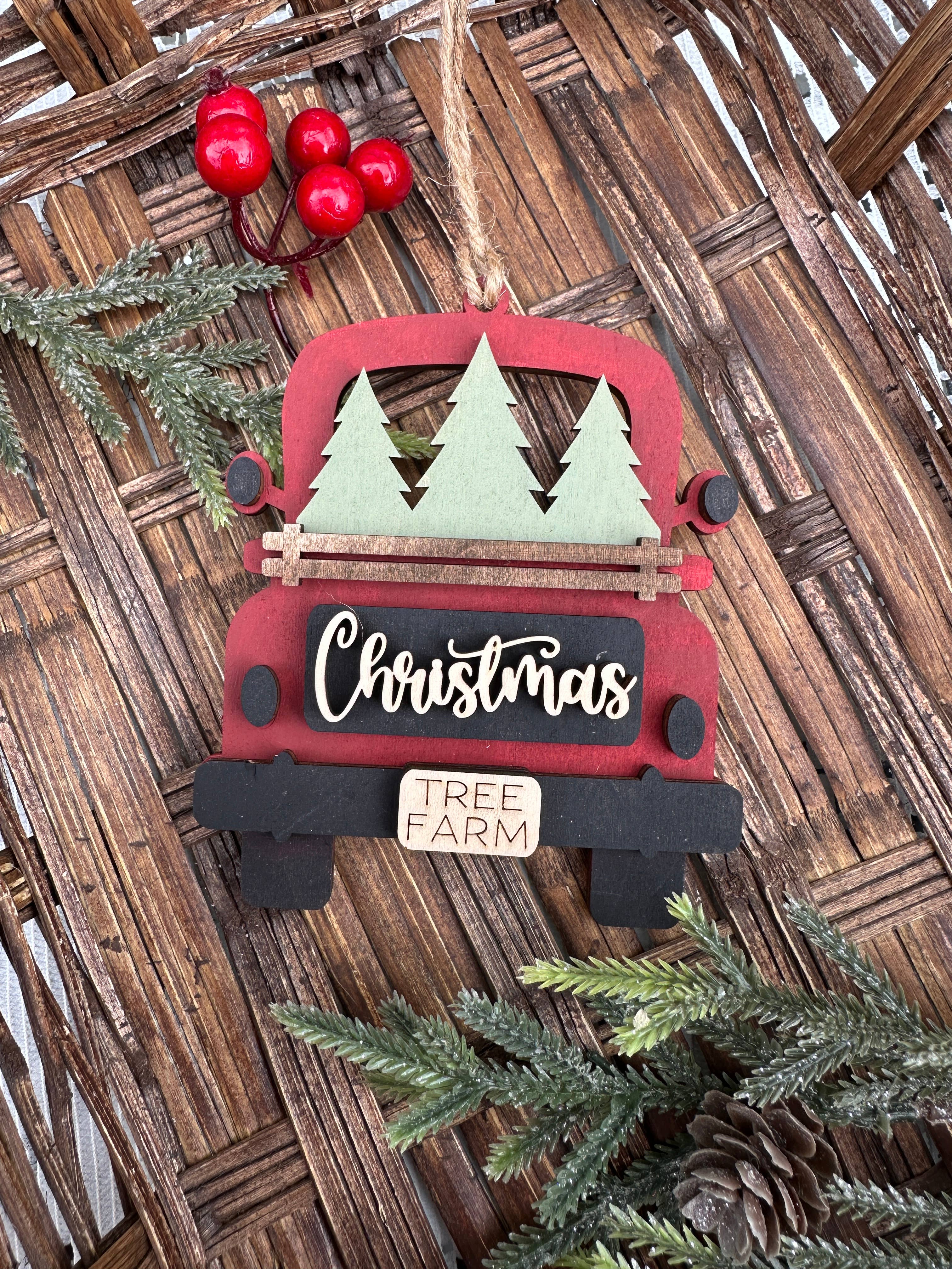 The Craft Cochrane - Vente Objets de décoration - Décoration de ferme en forme de sapin de Noël en forme de camion rouge 1