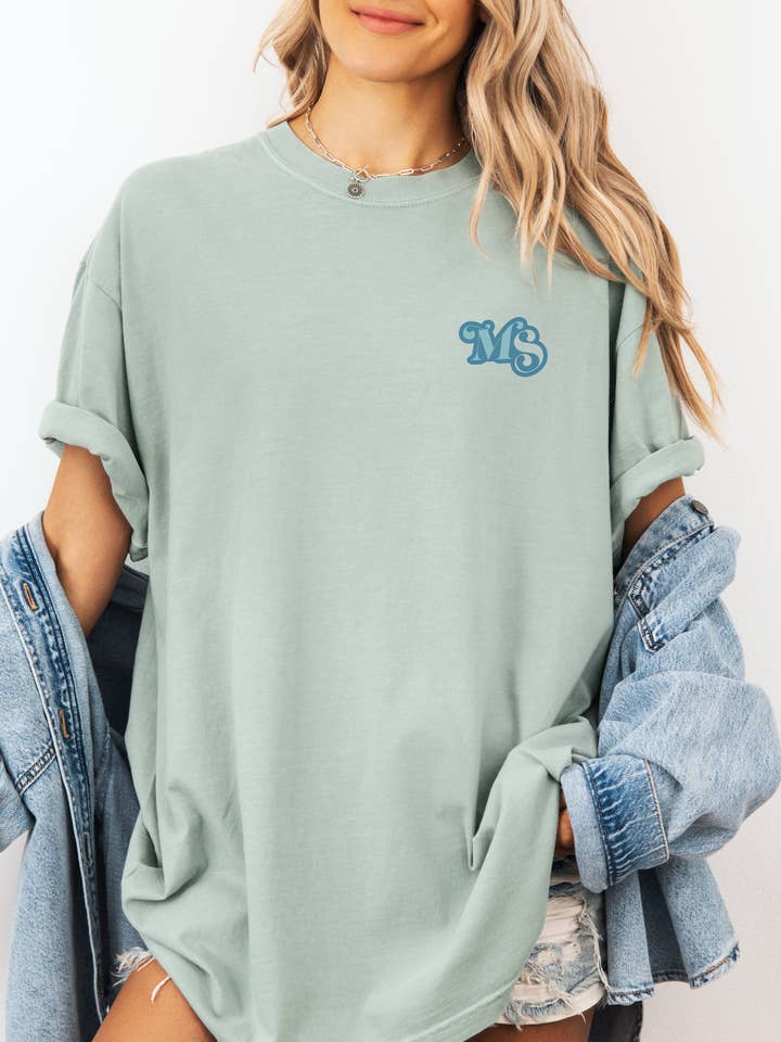 Main Street Malt Tee för wholesale av Camo Girl Outfitters