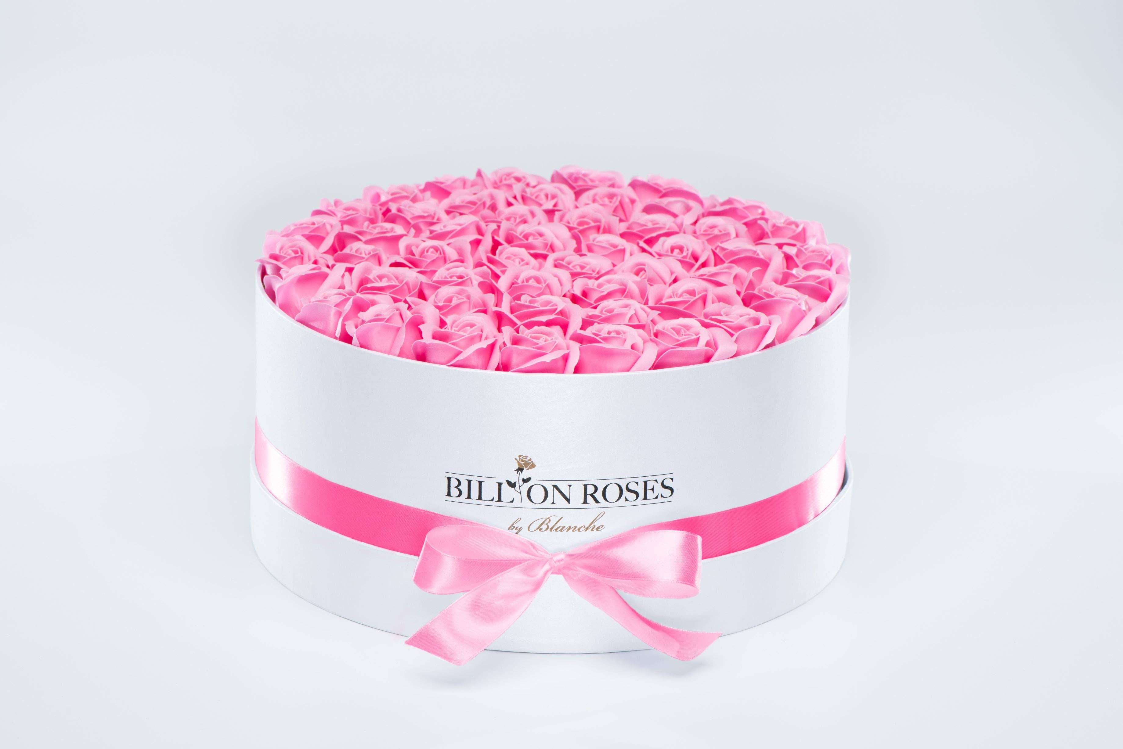 Billion Roses by Blanche - Wholesale Artificial Flowers - Große und Weiße Box mit Ewigen Rosen37