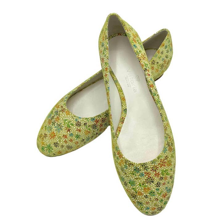 Gula ballerinaskor i mocka med blommönster för wholesale av Vittoria