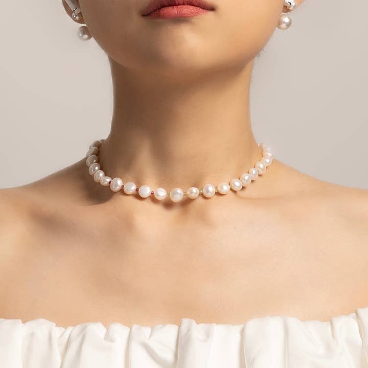 Amelia Pearl Necklace Gift for wholesale by Val Naïf