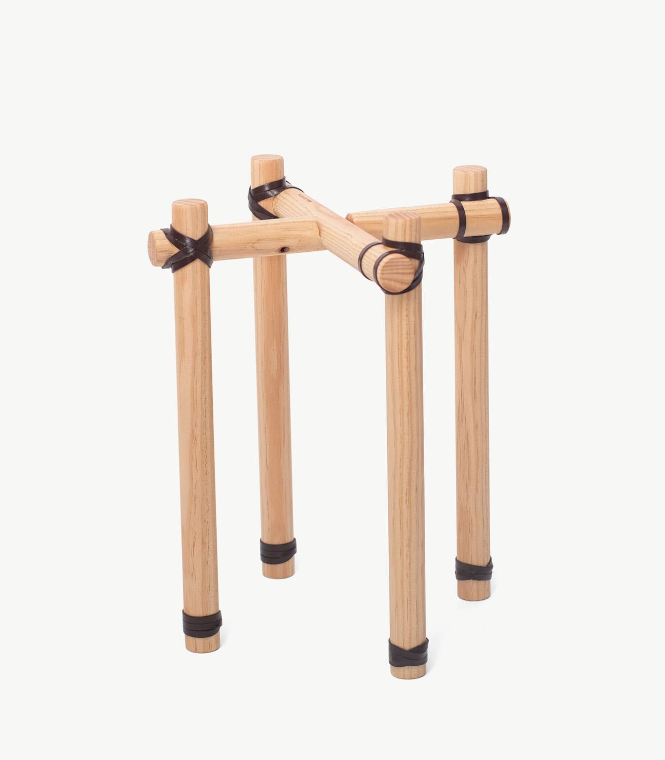 Casa Atlântica - Wholesale Plant Pot Stand - Wood and leather plant pot holder M1