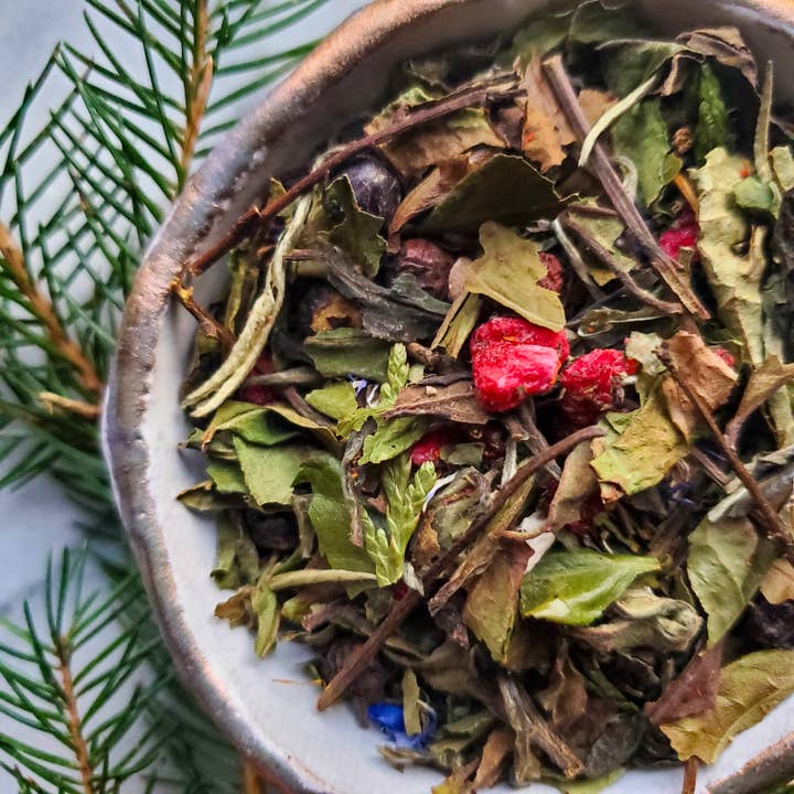 Winter Wealth | White tea blend for wholesale by Gnat and Bee