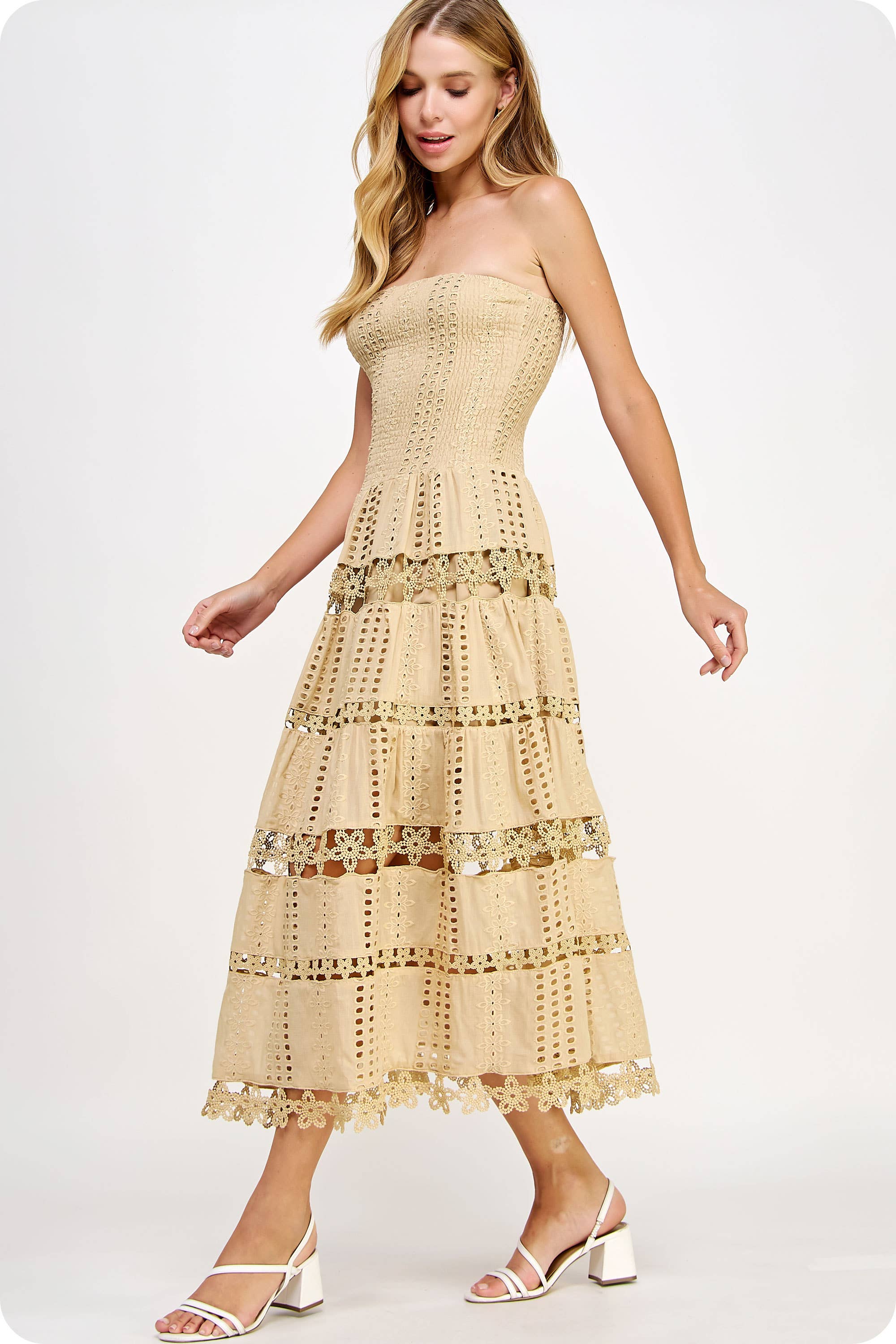 Strut & Bolt - Wholesale Jurk - Dames - Kanten kokerjurk met oogjes95