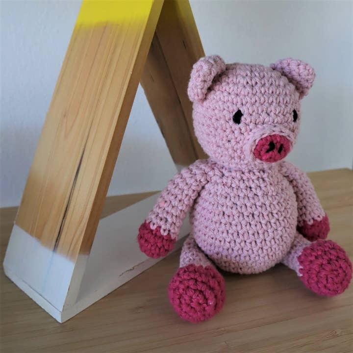 Hoooked Yarns – Engroshandel Strikke-/hækleartikler – DIY Hæklet Kit Grisling Maggie