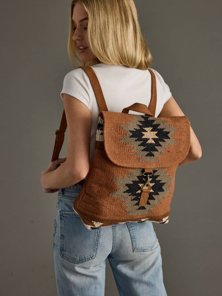 Rust, Oliven & Creme Aztec Rygsæk for engroshandel hos Panache Apparel Co.