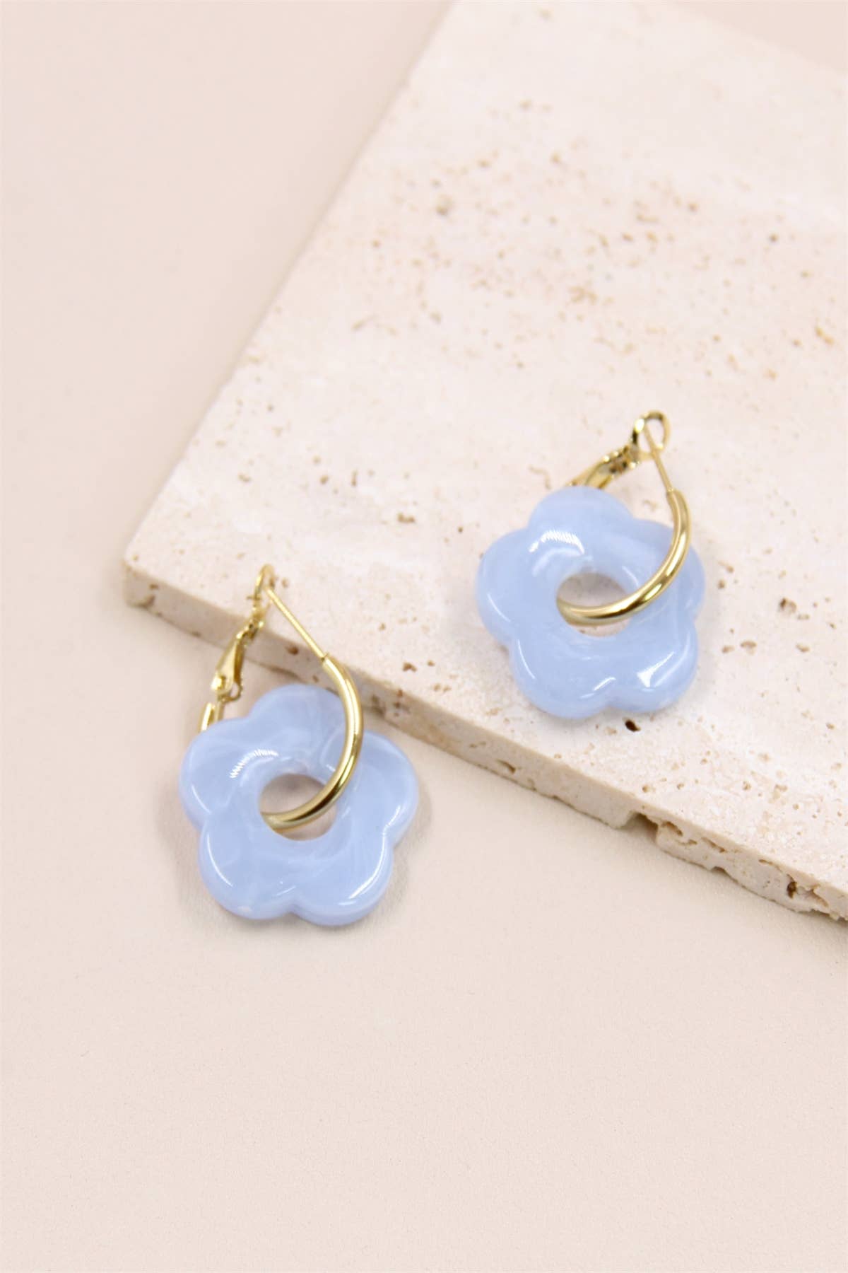 BELLISSIMA BIJOUX – wholesale Dangle earrings – Flower Earrings in Resin and Stainless Steel4