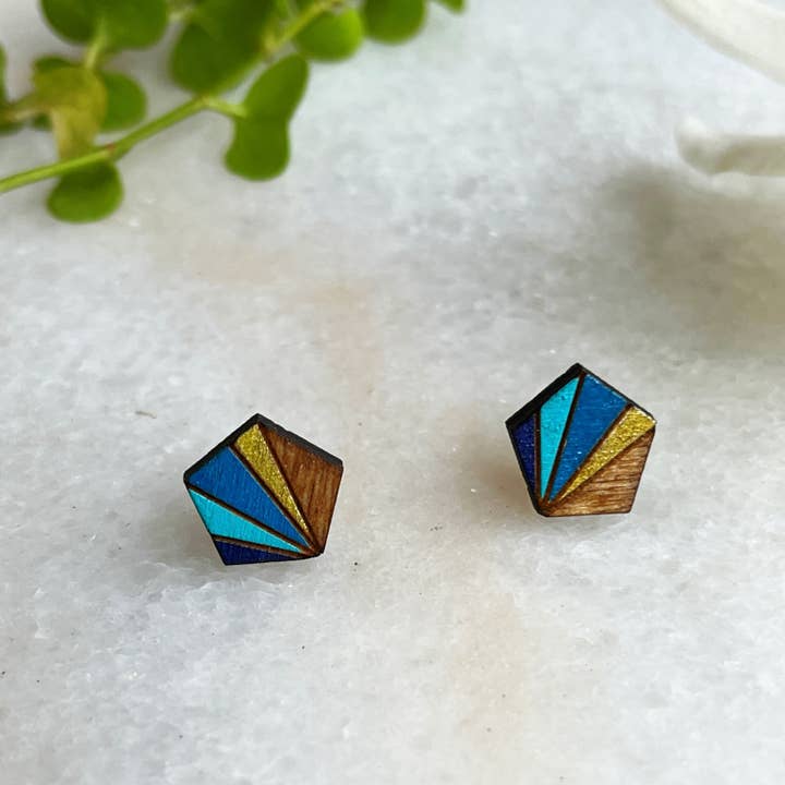 Geometrische Sun Ray Studs - Blue Multi voor wholesale door Urban Coyote