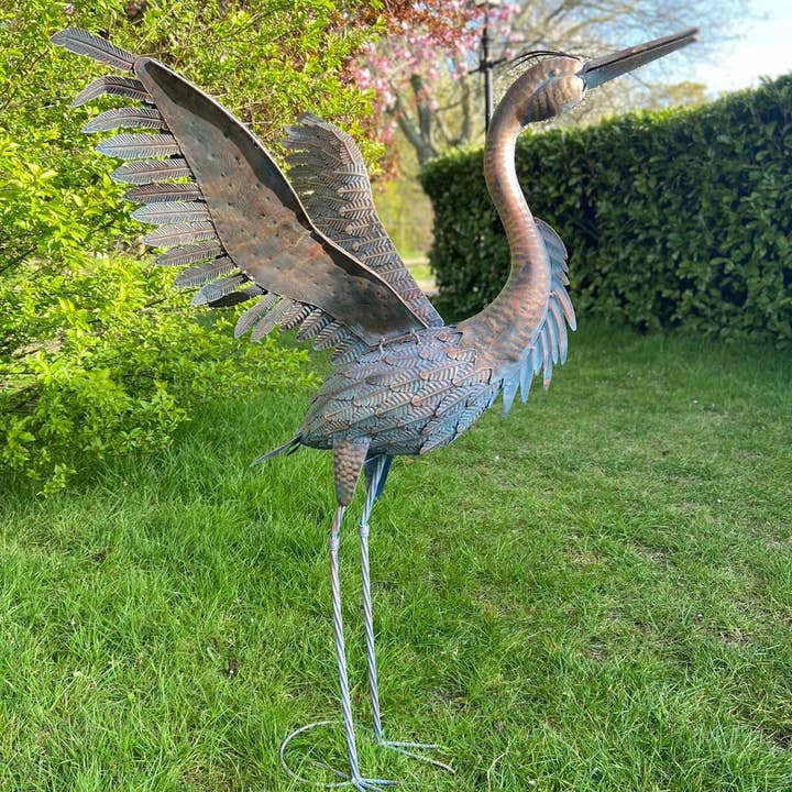 Marissa's Gifts - Wholesale Beeldje/beeldhouwwerk - Grote bronzen metalen reiger tuinsculptuur 107cm