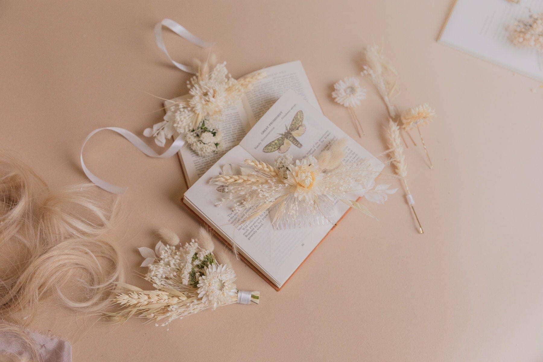 Hidden Botanics – wholesale Wristlet – White Statice & Straw Flowers Wrist Corsage  / Ruscus Wrist Corsage / Flower Bracelet1