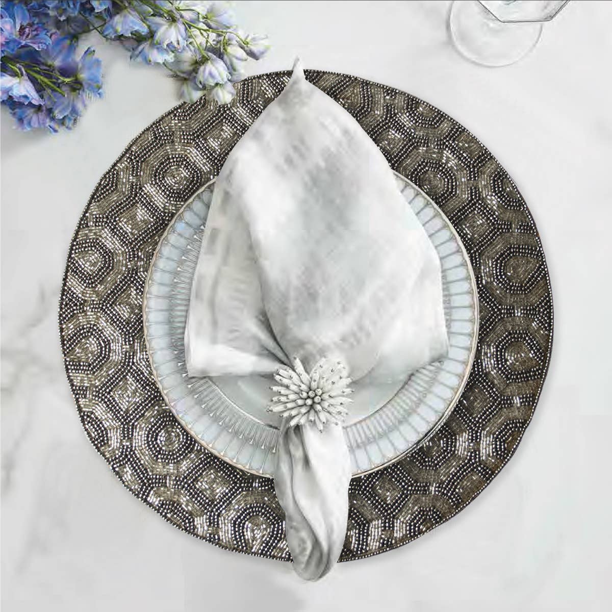 Gris Argent Lot de 2 sets de table en perles gris argenté pour table de salle à manger en vente sur Faire3