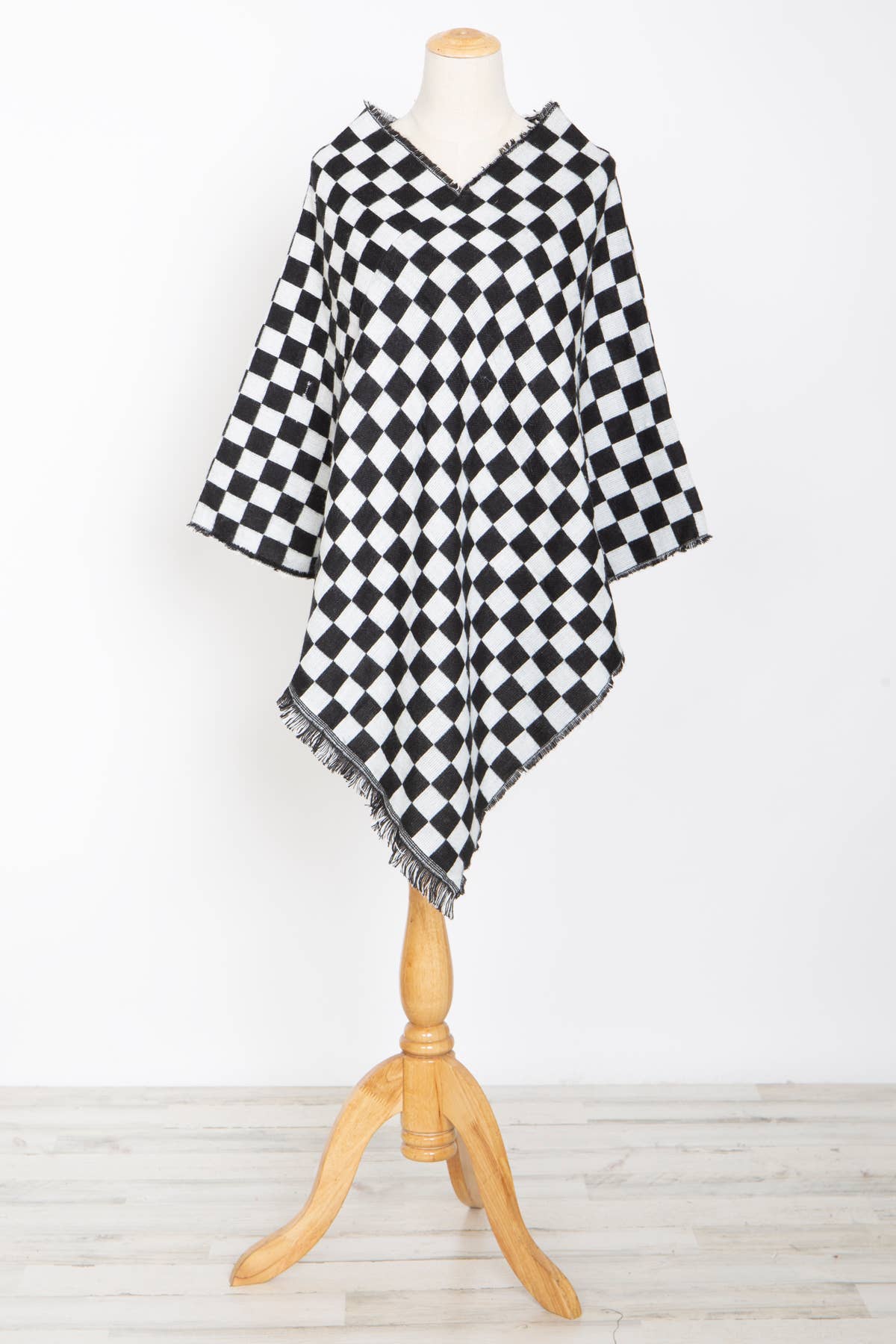 Loven x Mini Momo - Wholesale Mommy & Me Sets - Mommy and Me Matching Cape Blanket Poncho - Checkered7