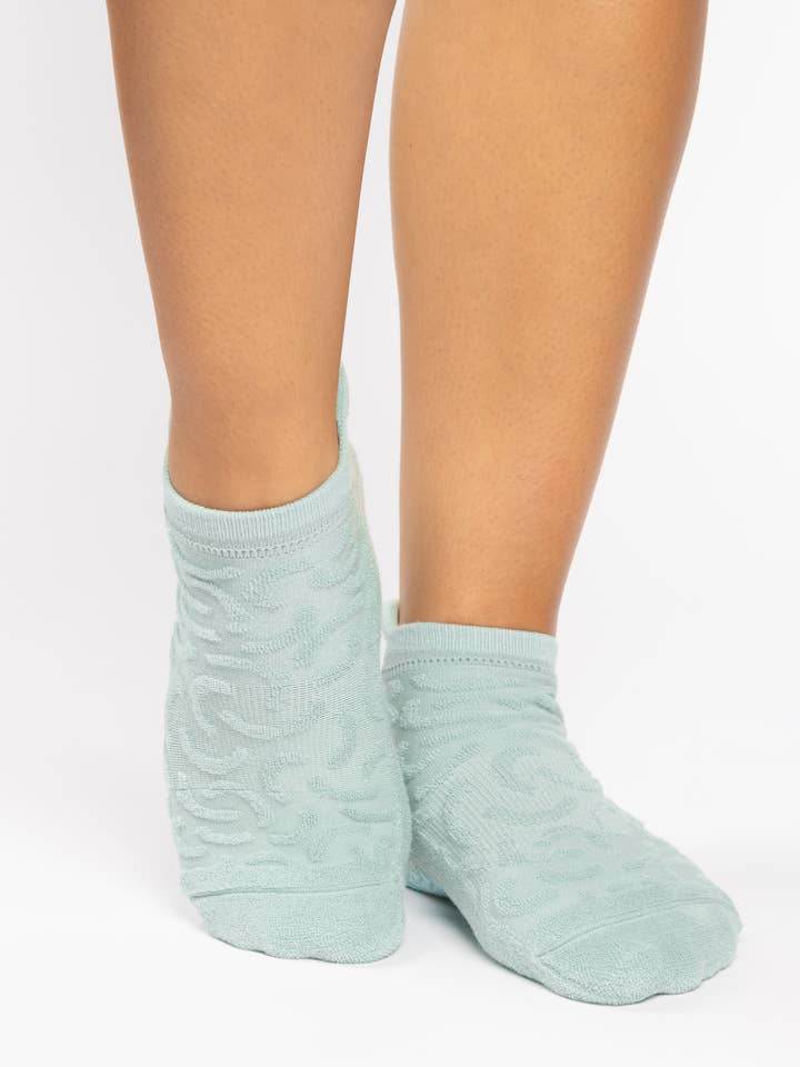 Women's Macaroni Full Foot Grip Sock– No Slip Cotton Blend for Pilates & Barre for wholesale by Pointe Studio