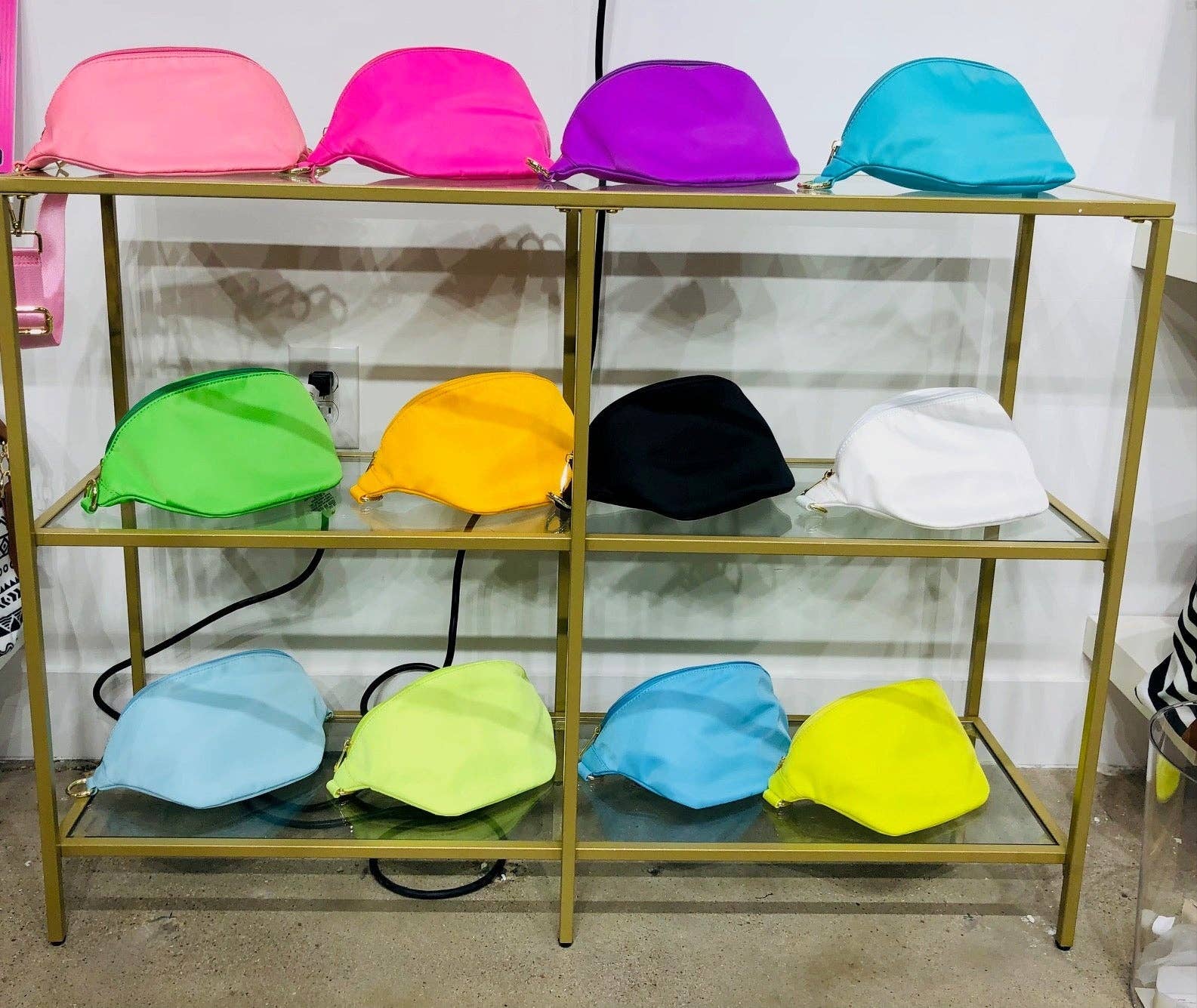 Thomas and Lee Company - Vente Sac ceinture – femme - Sac banane en nylon coloré Hannah avec sangle12