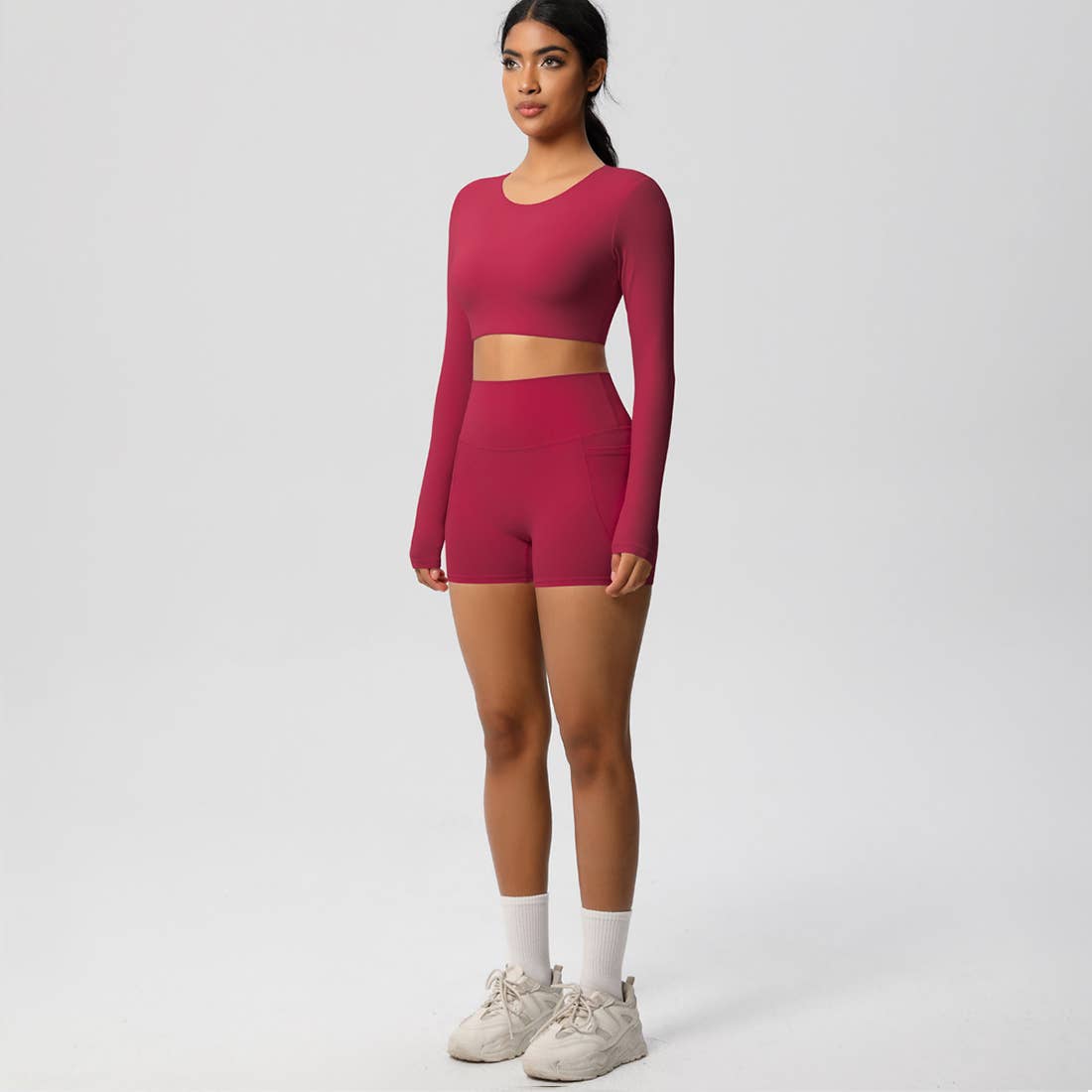 Sodalemon – Engroshandel Activewear-sæt – til kvinder – Kvinder Højtaljet Yogasæt: Langærmet Top + Shorts med Lommer6