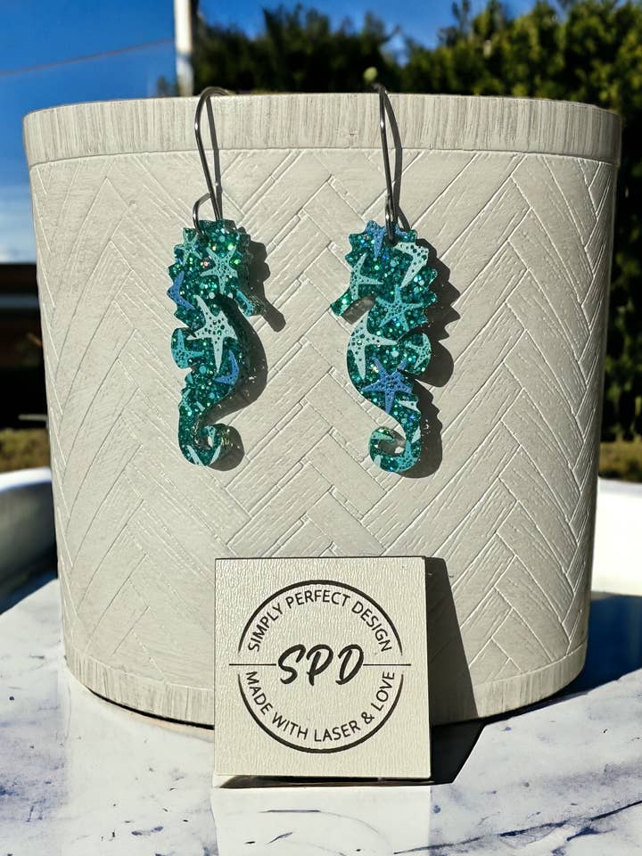 Pendientes hipoalergénicos con forma de caballito de mar de Enchanted Seas para venta al por mayor de Simply Perfect Design LLC