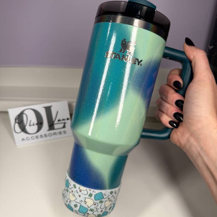 Olive Lane Accessories - Wholesale Insulated Mug/Tumbler - Smiling Stingray - Silicone Tumbler Boot6