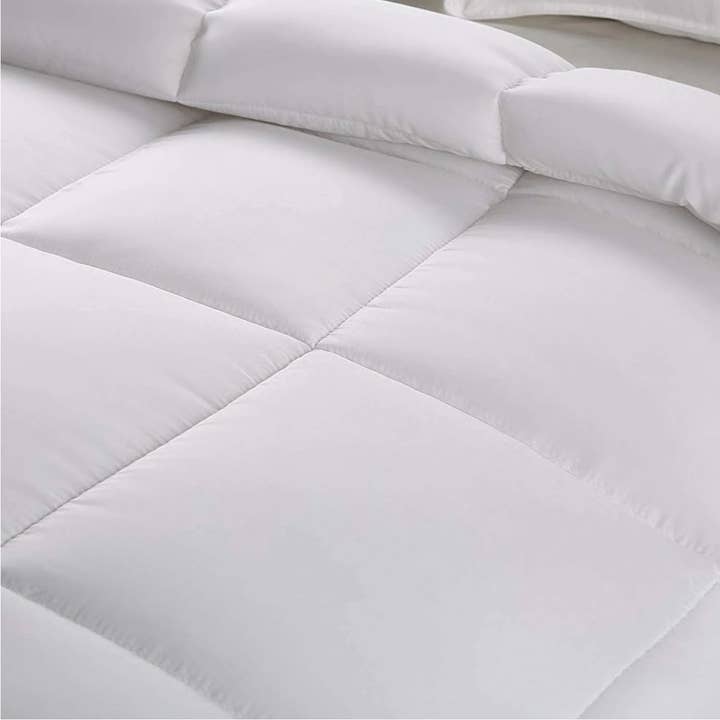 Stitched Down Comforter (Twin / White) for wholesale by Haaro