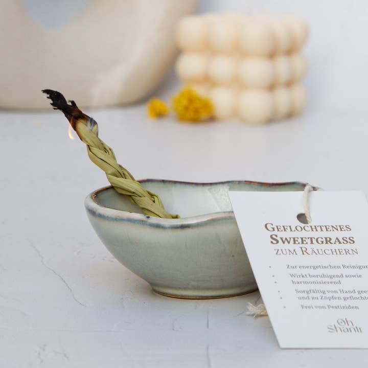 Oh Shanti - Wholesale Sage Bundle - Sweetgrass for smoking (2 pieces)1