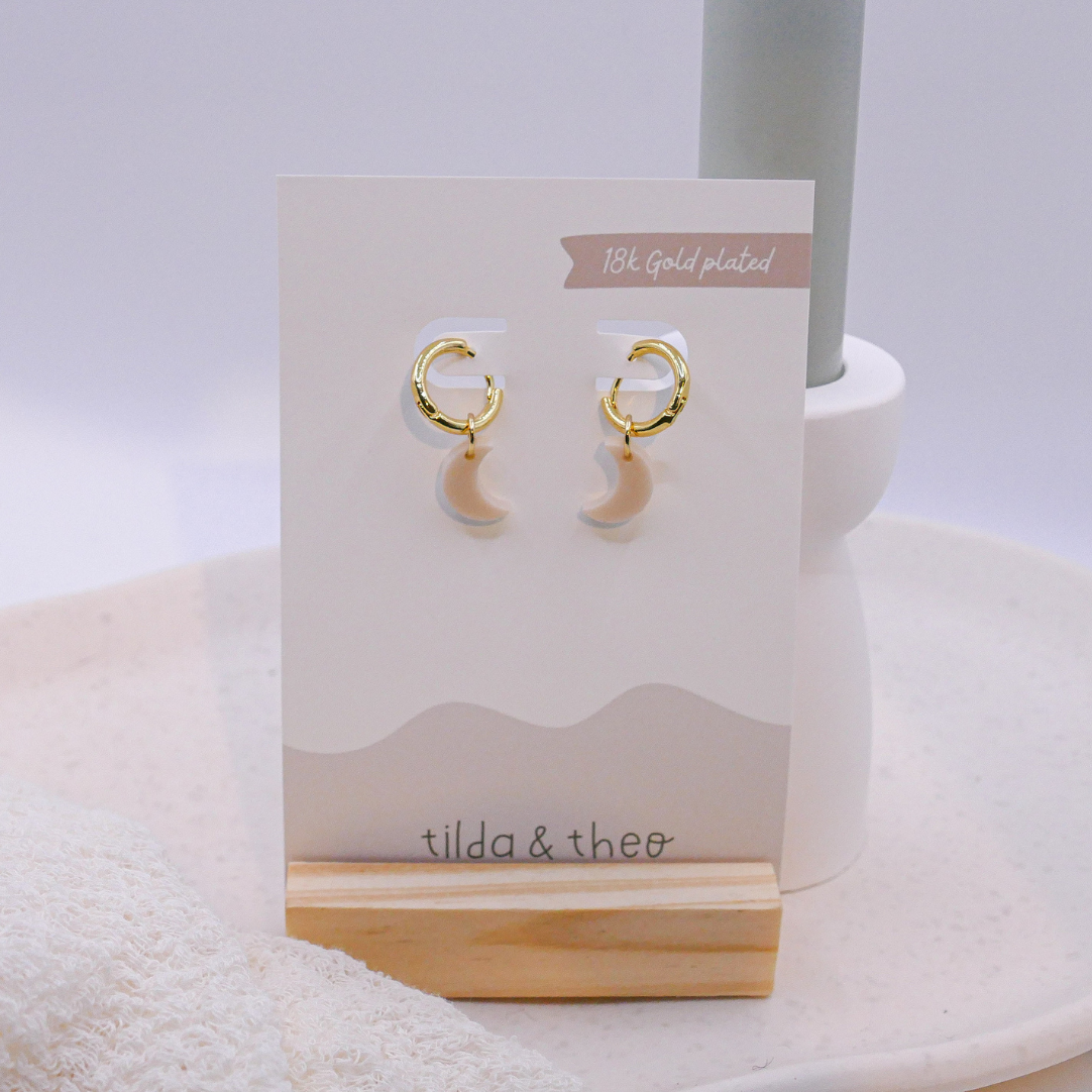Tilda&Theo - Wholesale Huggie Earrings - Moon Creole Acrylic Half Moon Earrings - 18k Gold Plated Moon1