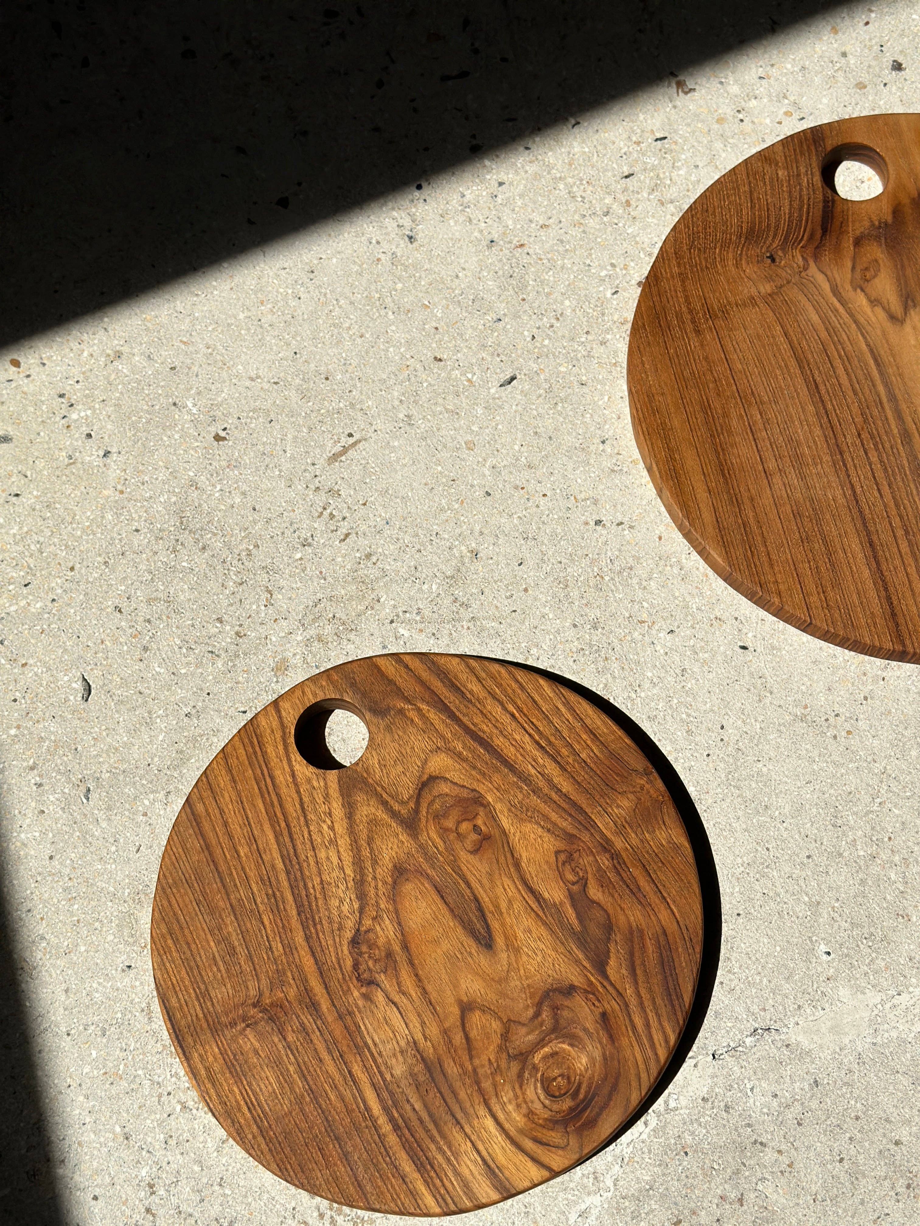 Office Objets – wholesale Skärbräda – Rund skärbräda i urholkad teak D:3025