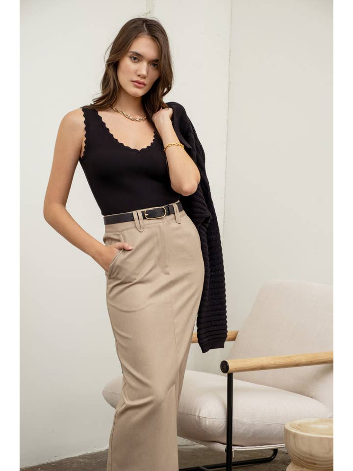 The Workshop Studio – wholesale Stickad topp - Dam – ÄRMLÖS TRÖJA MED KAMMUSSLINGSKANT STICKAD CROP TOP32