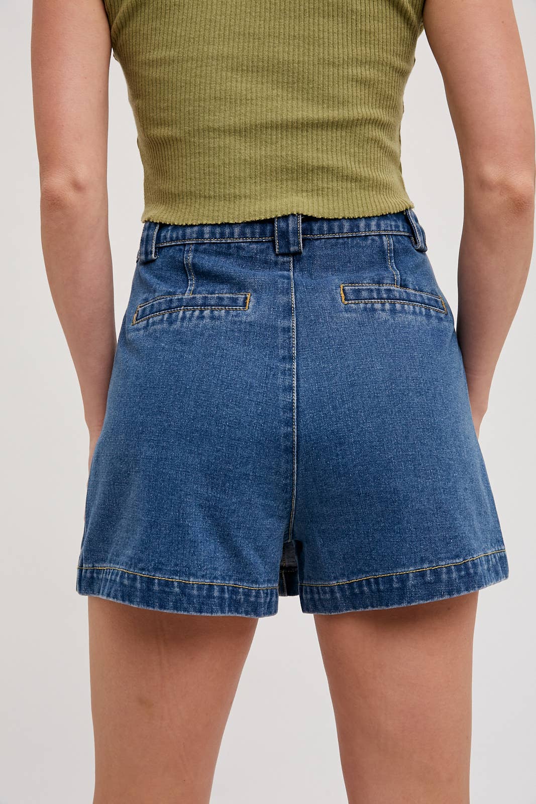 Bluivy - Venta al por mayor Falda pantalón - Mujer - PANTALONES CORTOS DE MEZCLILLA CON PLIEGUES EN LA PARTE DELANTERA16