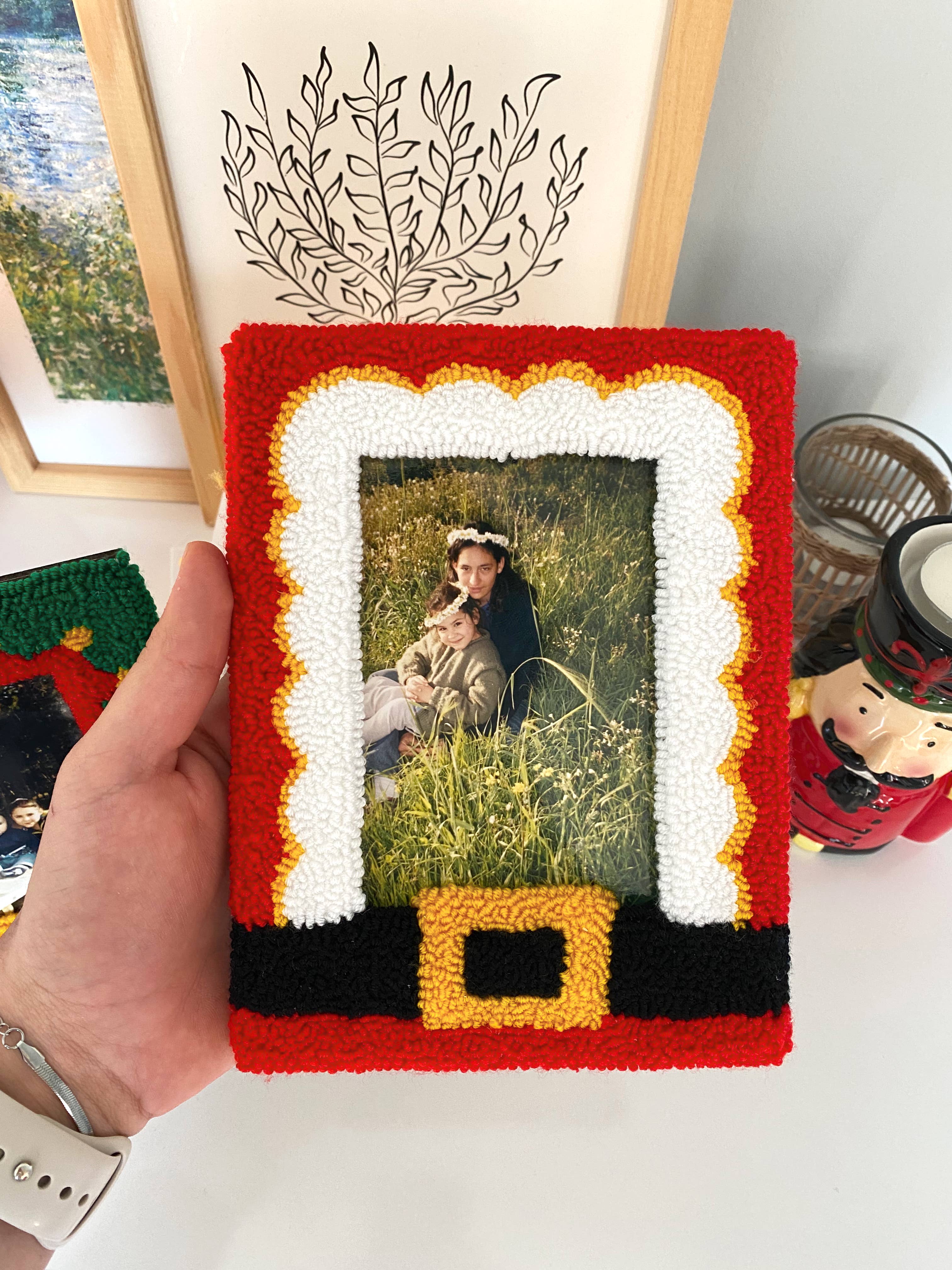 Mudita Rug Studio - Vendita all'ingrosso Cornice portafoto - Cornici per Foto con Punch Needle Natalizio – Decorazioni Fatte a Mano10