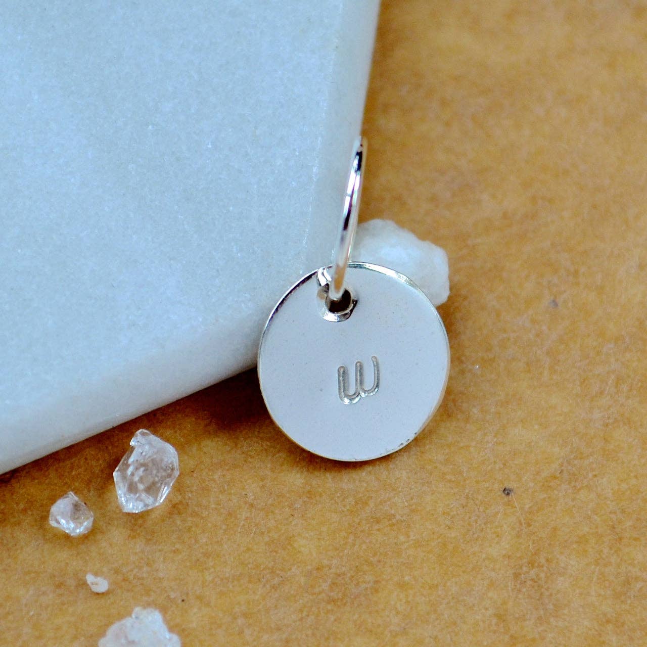 Foamy Wader - Venta al por mayor Abalorios/colgantes individuales - Set de abalorios con letra cursiva en minúscula, con letra cursiva, triple metal76