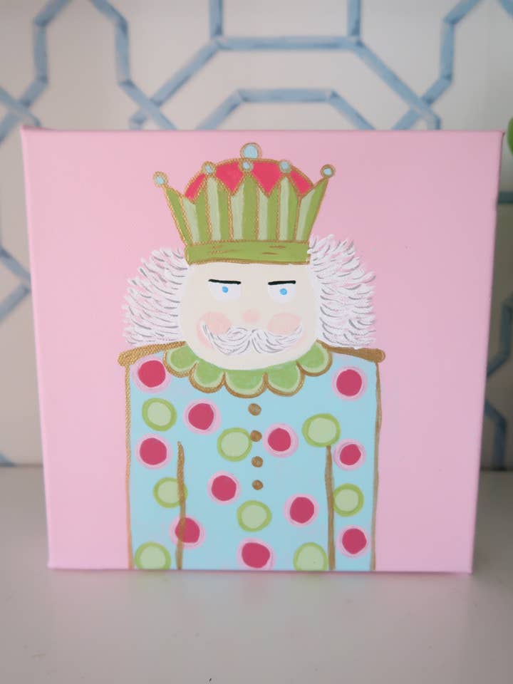 casse-noisette peint à la main avec des pois pour la vente par millie b & co