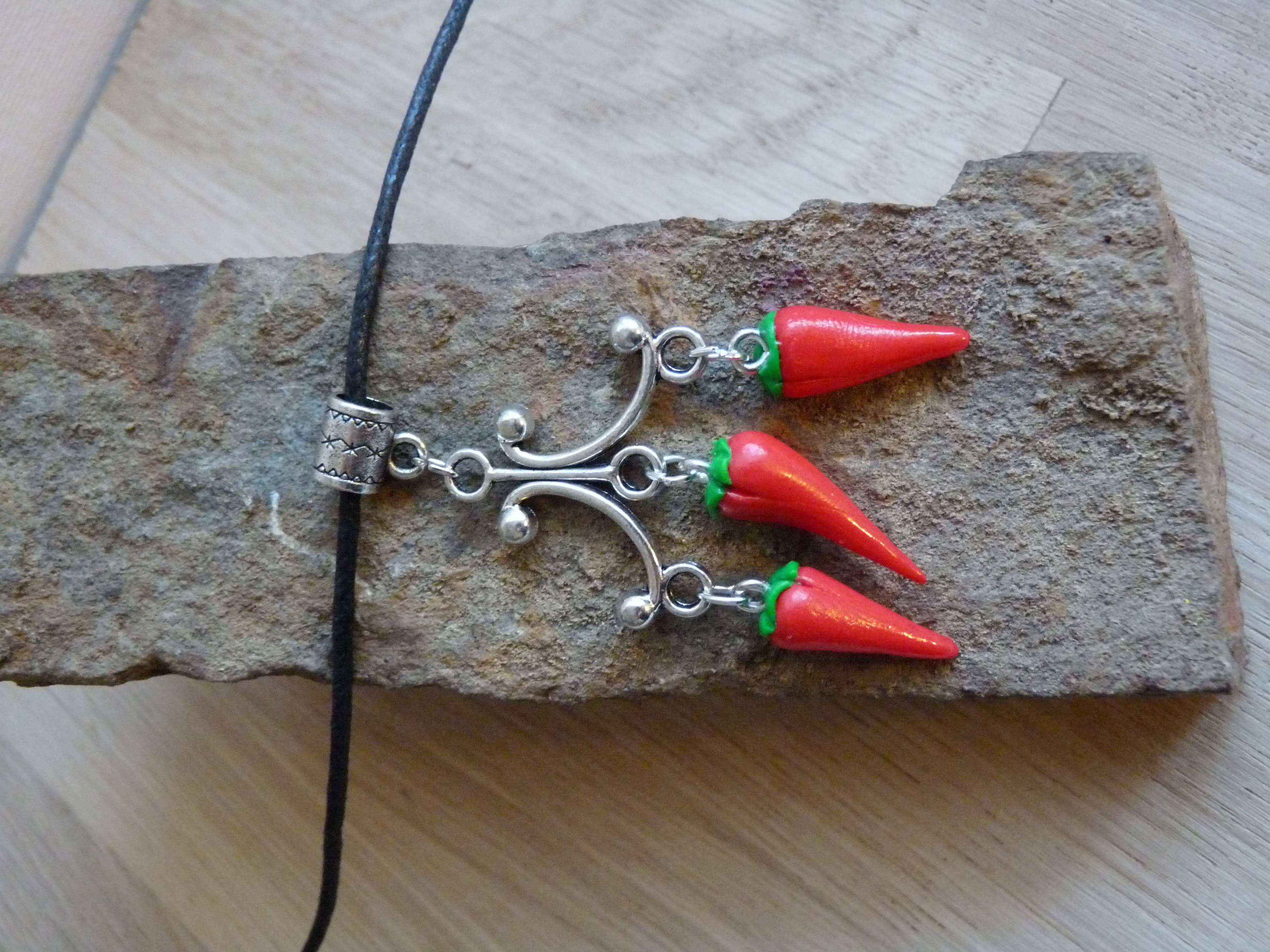 Sofishops - Wholesale Pendant/Charm Necklace - Basque pendant 3 peppers3