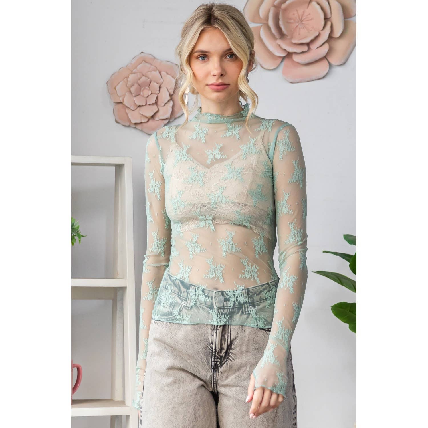 Veveret – Blusa - Mulher por atacado – Top Transparente de Renda com Manga Comprida3