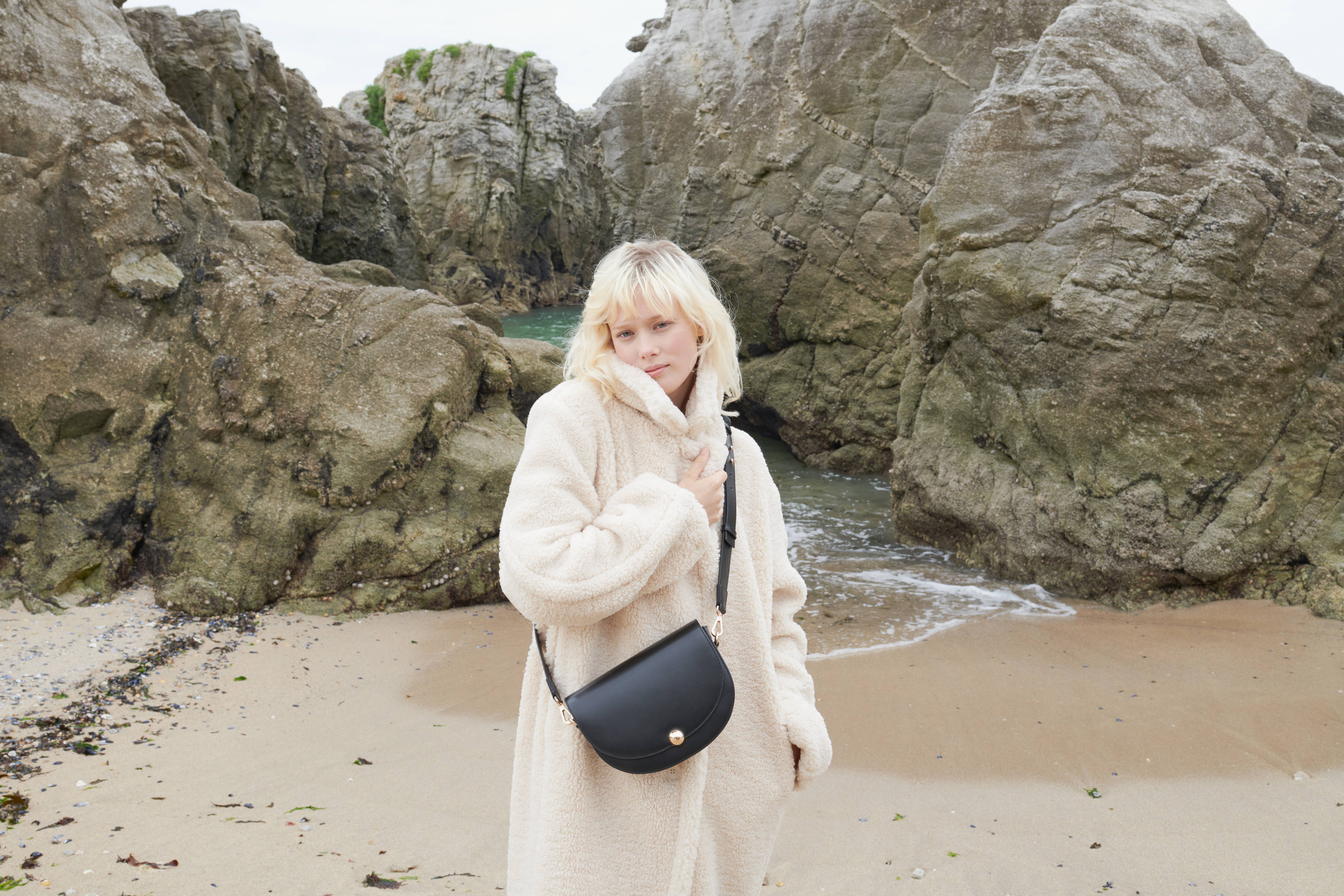 Maradji - Wholesale Shoulder Bag - Women's - NOA RECYCLED BLACK LEATHER BAG5